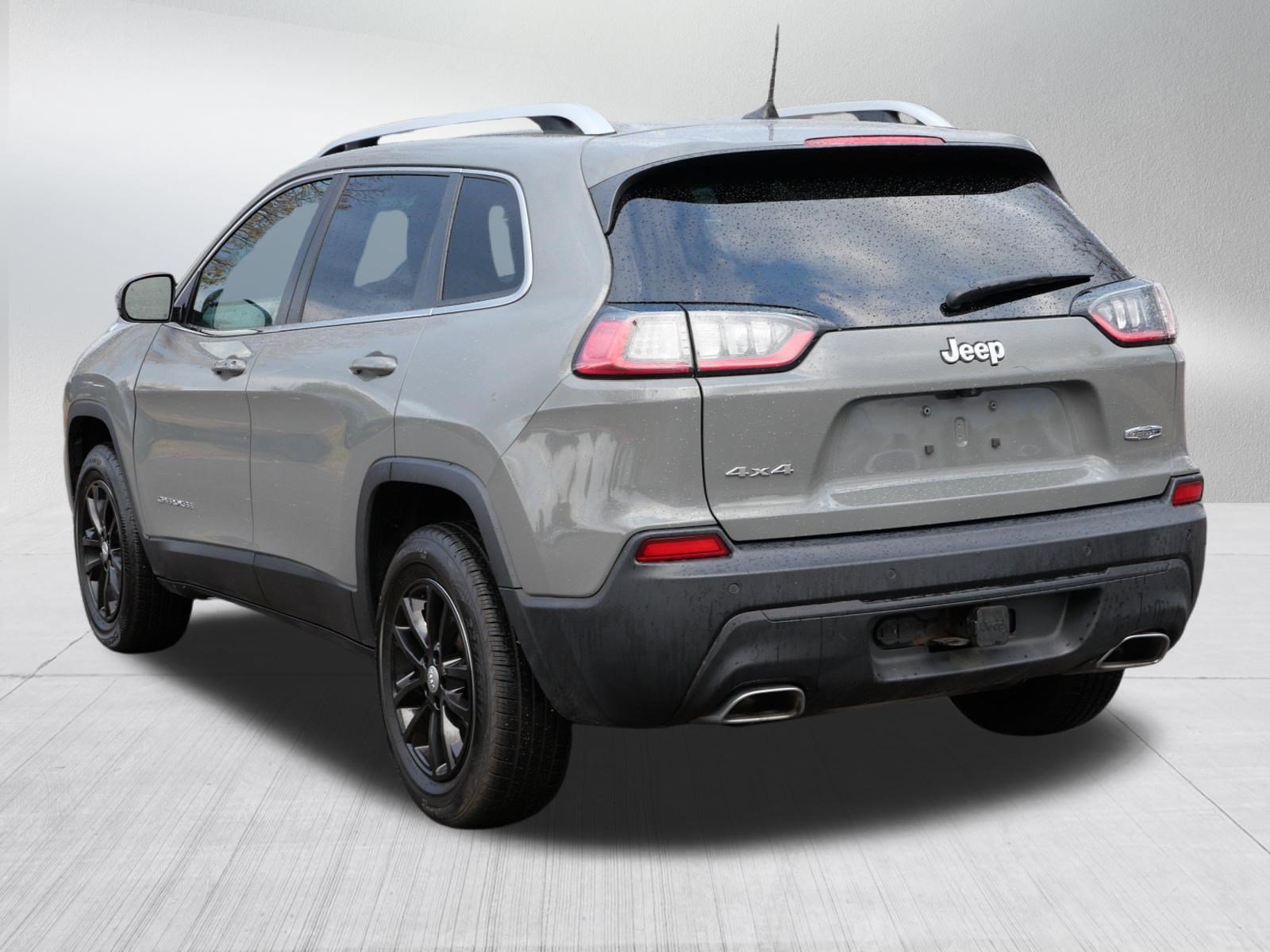 Used 2020 Jeep Cherokee Latitude Plus w/ Cold Weather Group AWD/4WD image 4