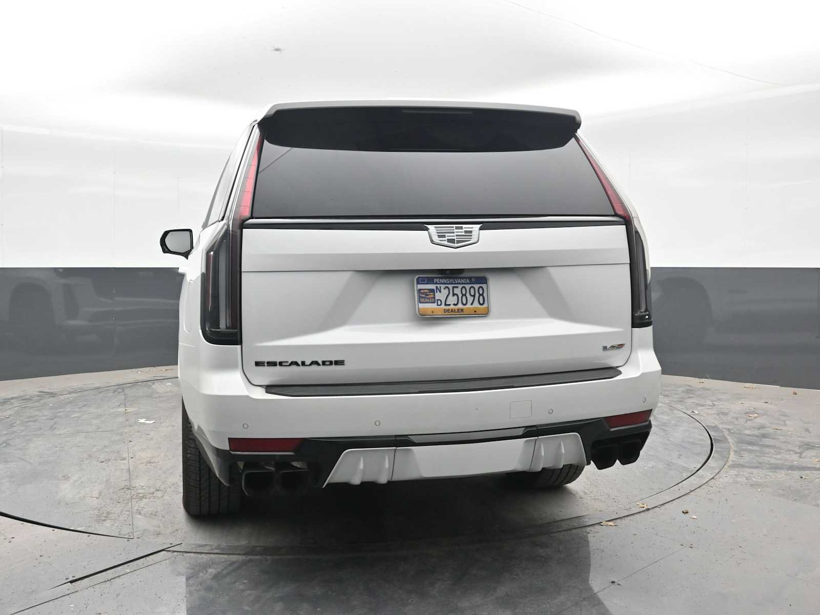 Used 2024 Cadillac Escalade V w/ LPO, ONYX Package AWD/4WD image 10