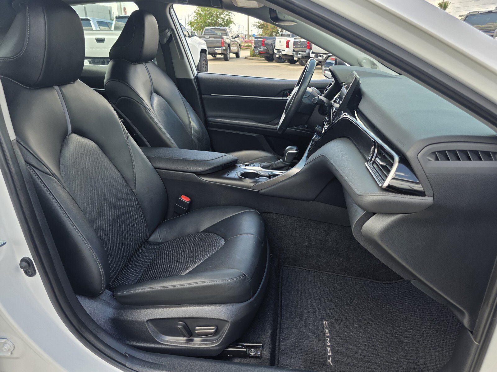 Certified 2022 Toyota Camry XLE w/ Navigation Upgrade Package FWD image 16