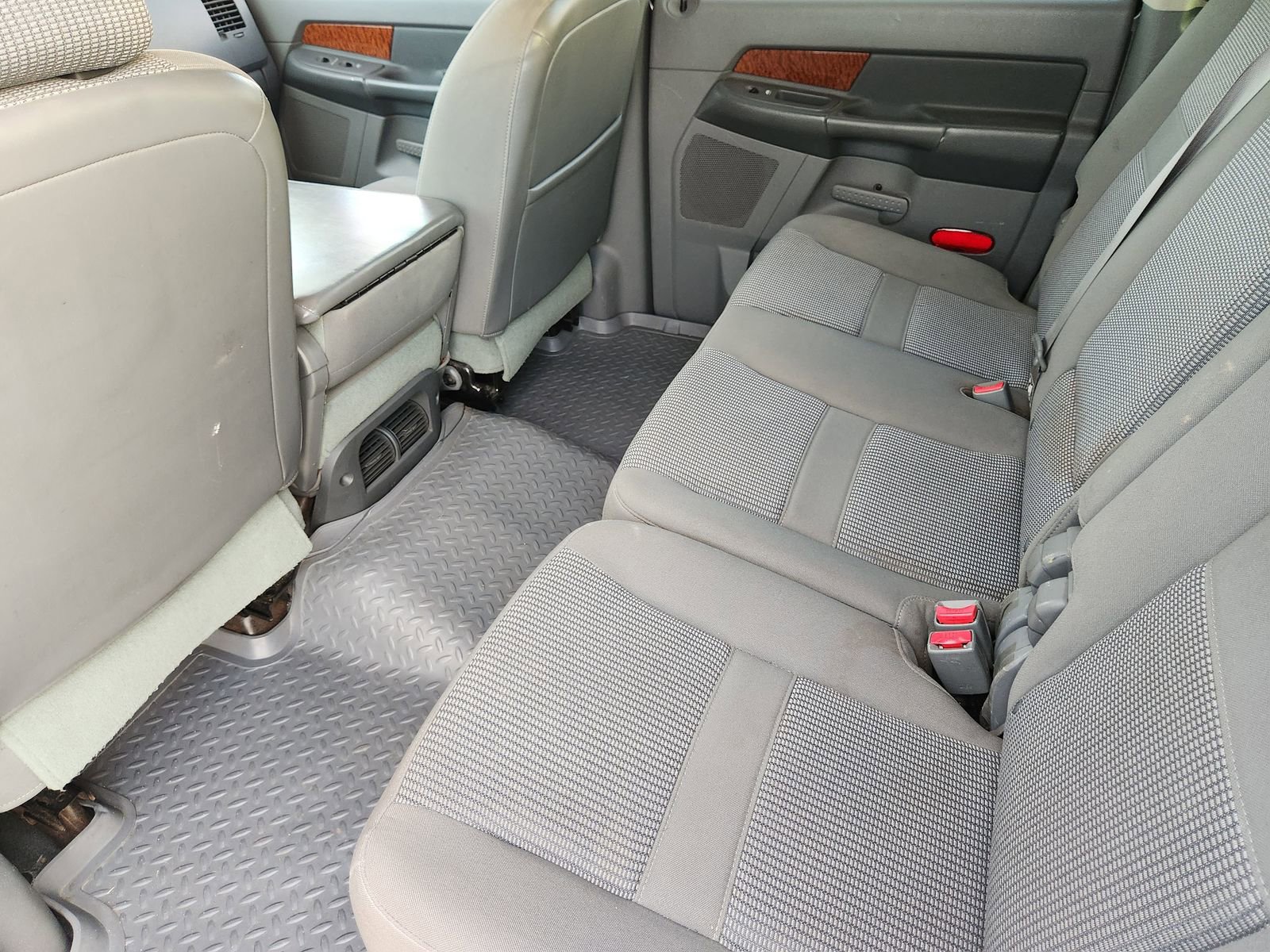 Used 2006 Dodge Ram 2500 Truck SLT image 31