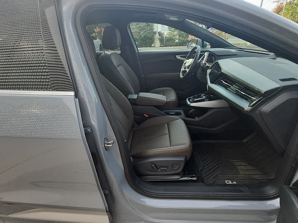 Used 2024 Audi Q4 e-tron Prestige AWD/4WD image 27