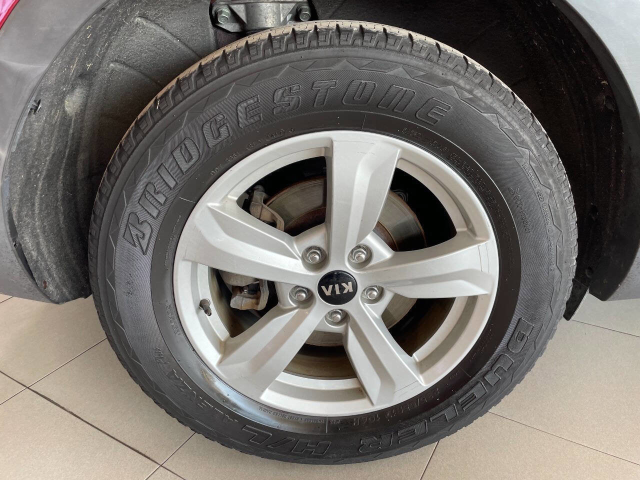 Used 2021 Kia Sorento LX image 11