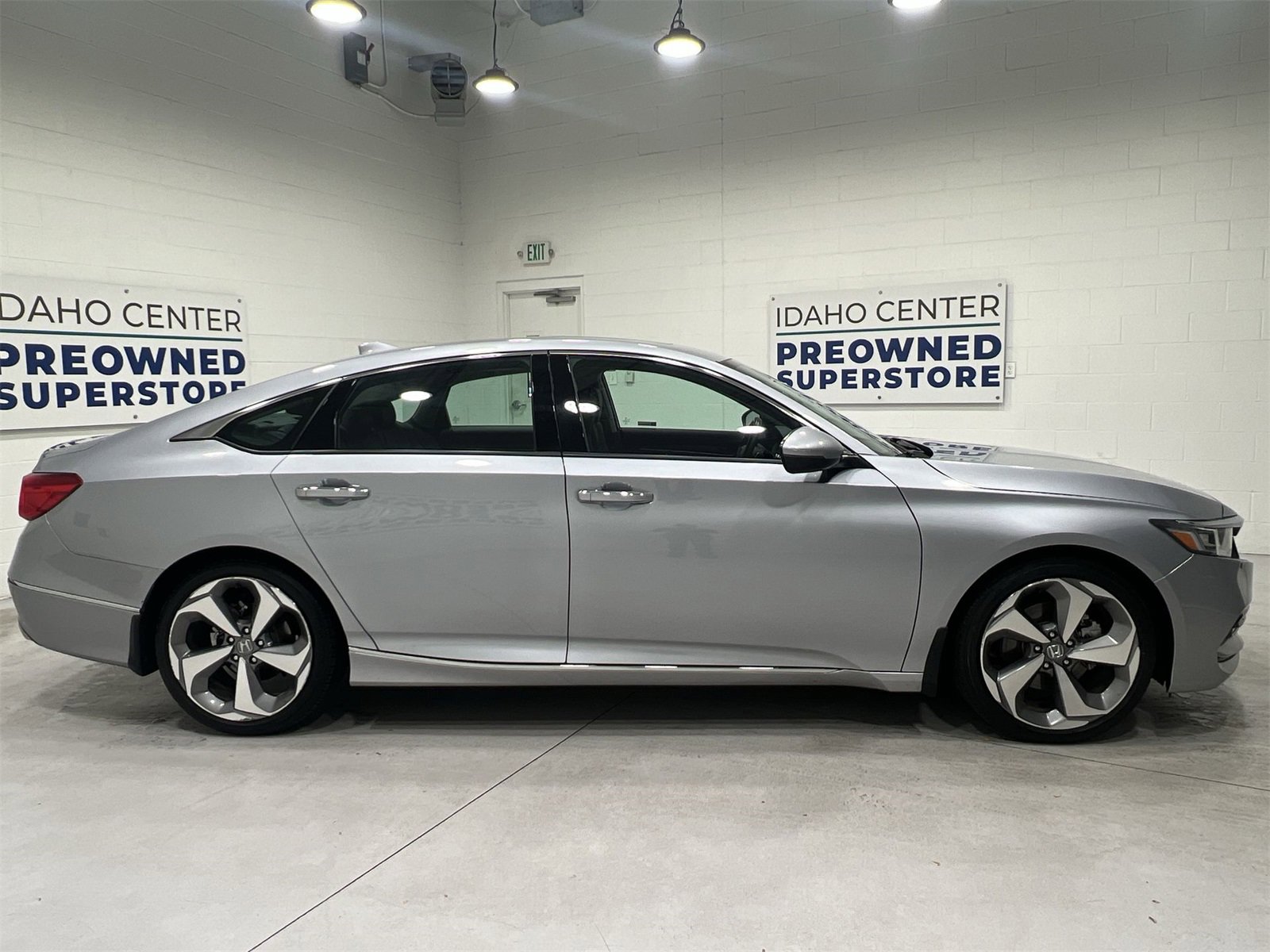 Used 2020 Honda Accord Touring image 9