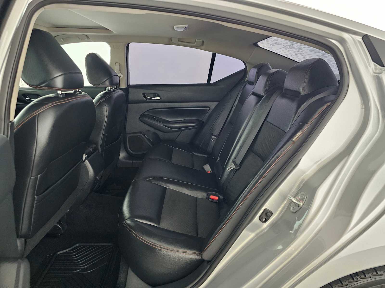 Used 2019 Nissan Altima 2.5 SR w/ SR Premium Package image 16