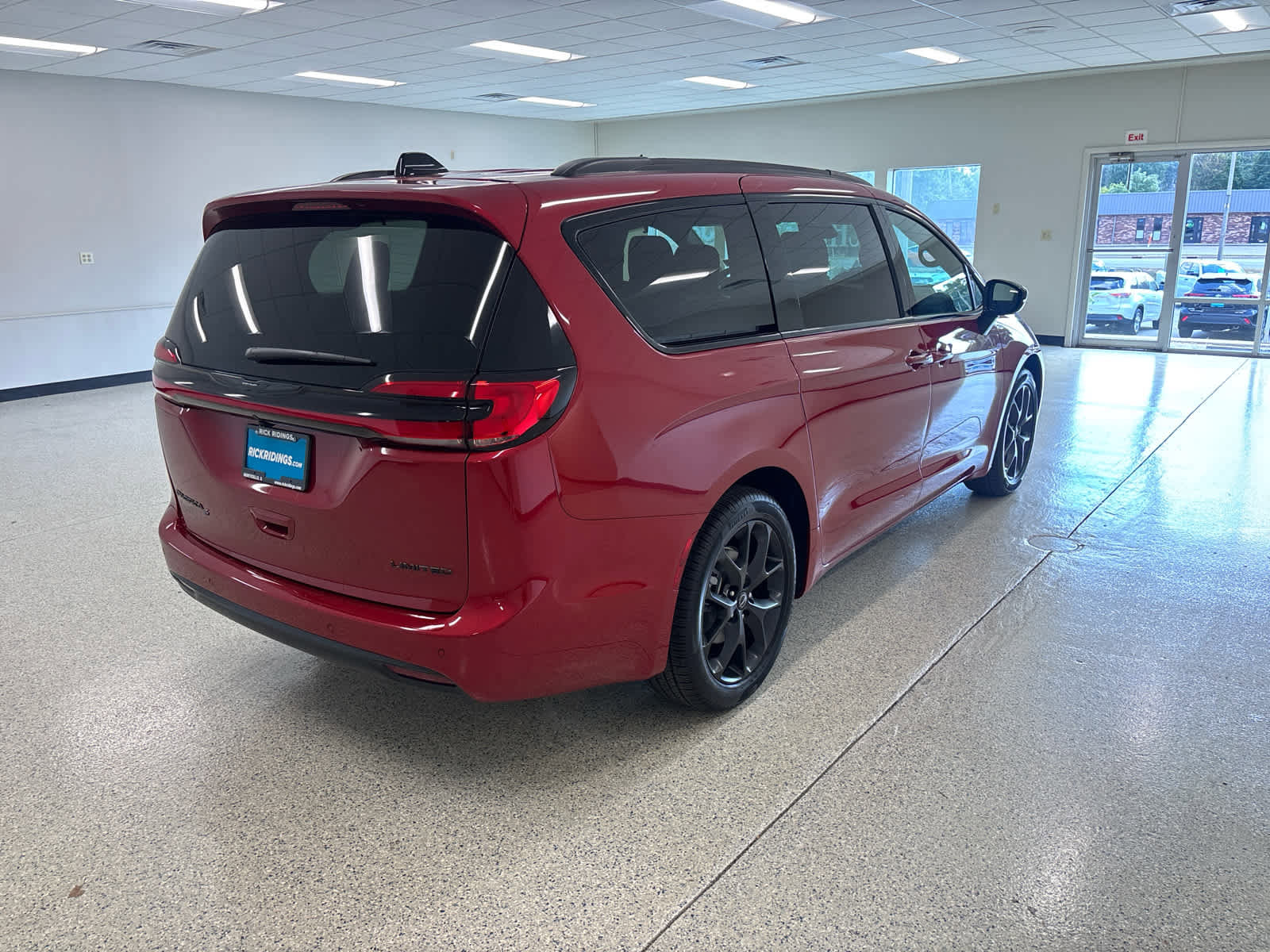 New 2026 Chrysler Pacifica Limited image 5