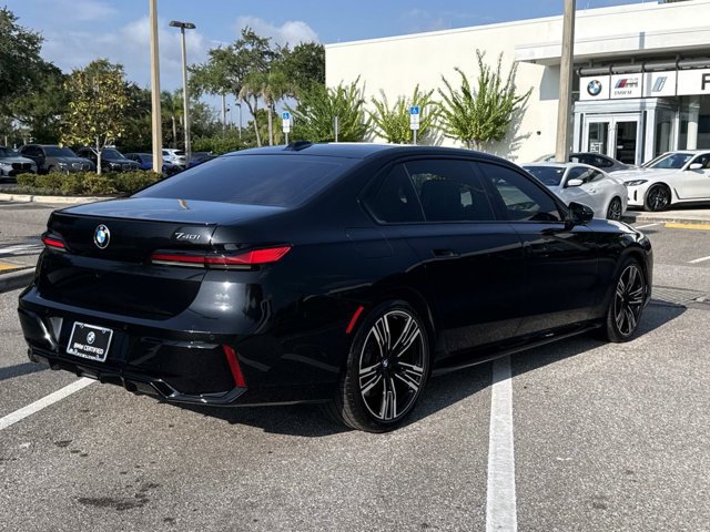 Used 2023 BMW i7 xDrive60 AWD/4WD image 3