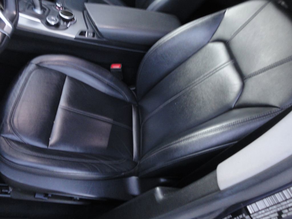 Used 2018 Alfa Romeo Stelvio AWD image 6