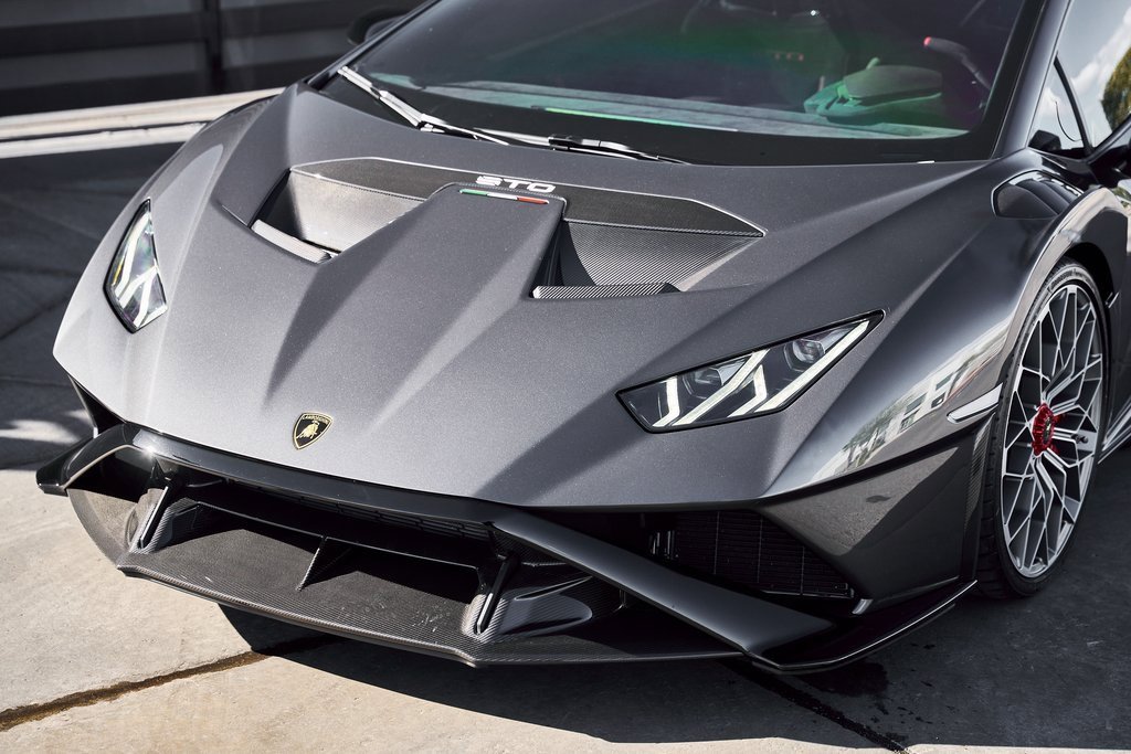 Used 2023 Lamborghini Huracan STO image 7