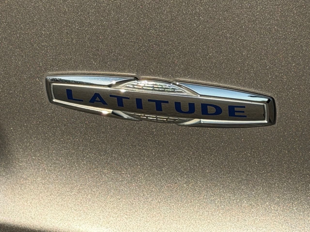 Used 2019 Jeep Cherokee Latitude w/ Popular Appearance Group FWD image 9