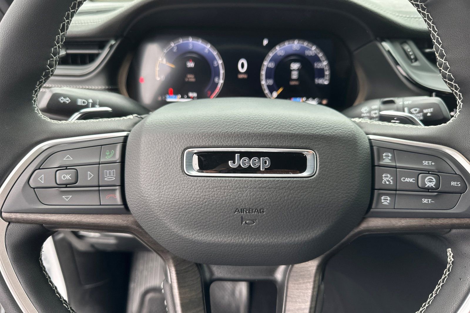 New 2026 Jeep Grand Cherokee L Limited image 25