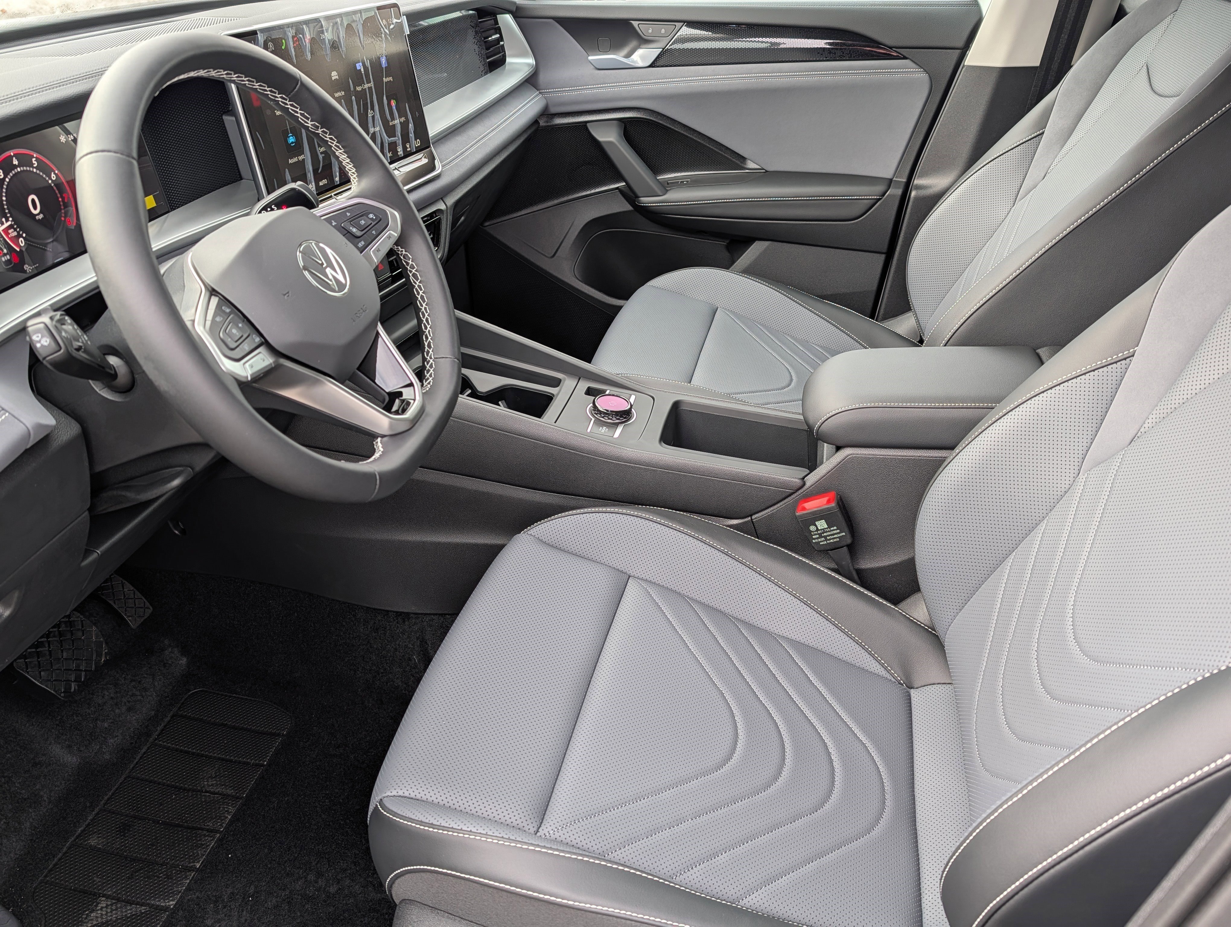 New 2026 Volkswagen Tiguan SE image 7