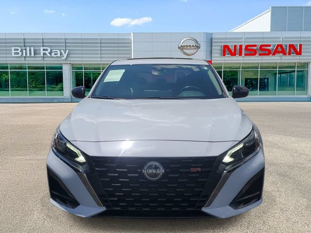 Used 2023 Nissan Altima 2.5 SR w/ SR Premium Package FWD image 2