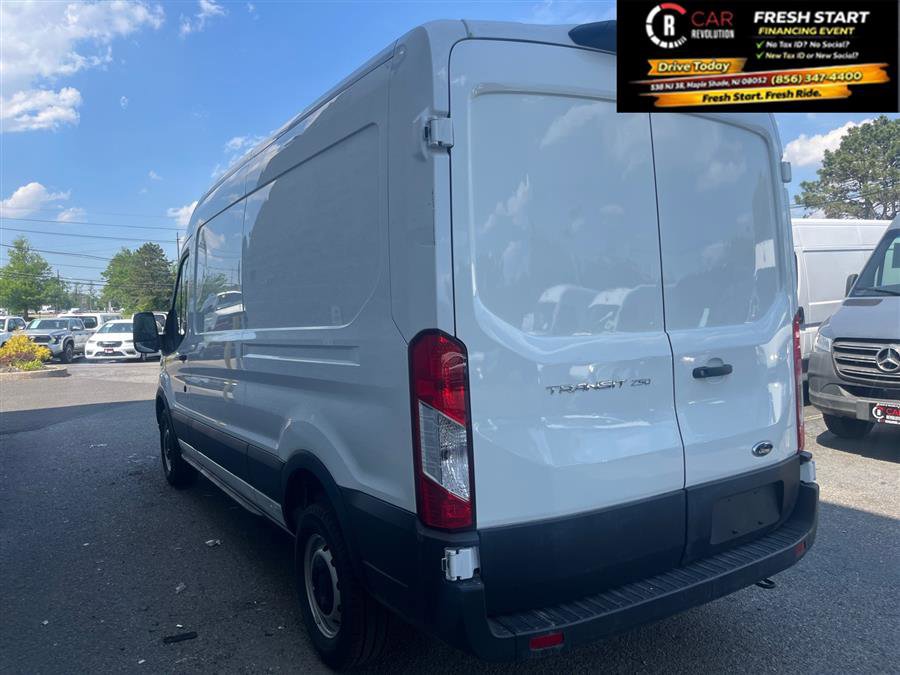 Used 2025 Ford Transit 250 148 Medium Roof RWD image 4