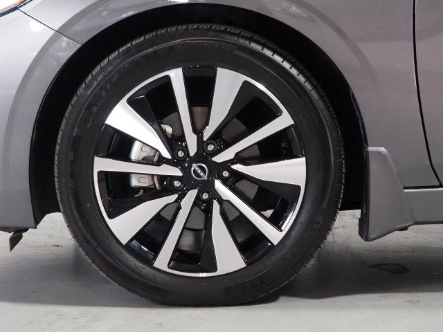 Used 2024 Nissan Sentra SV w/ SV Premium Package image 46