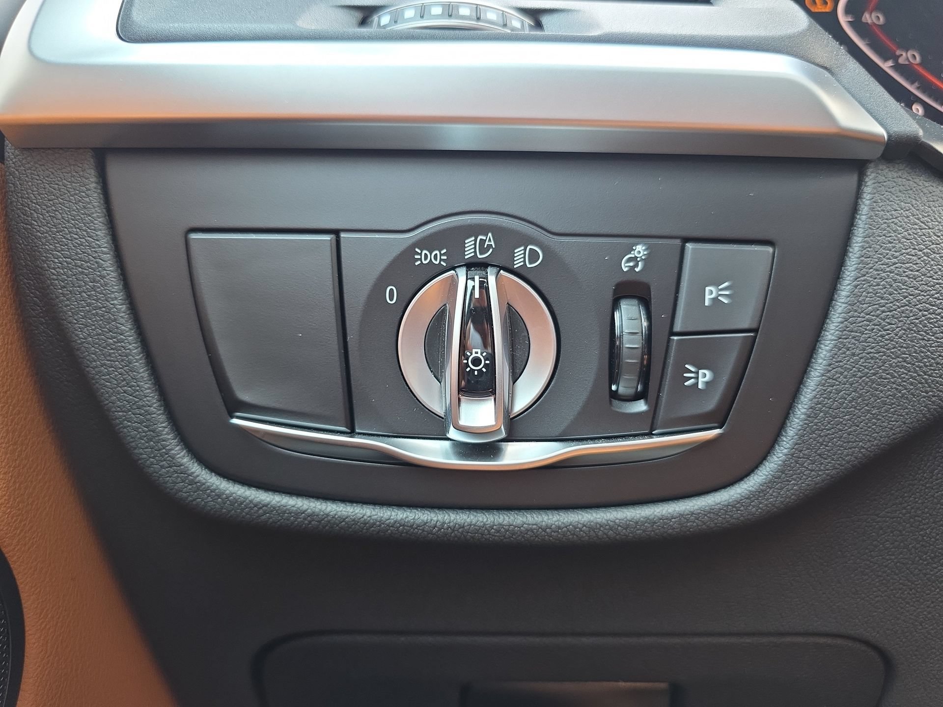 Used 2024 BMW X3 sDrive30i w/ Convenience Package RWD image 27