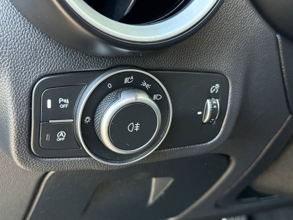 Used 2022 Alfa Romeo Stelvio Sprint image 28