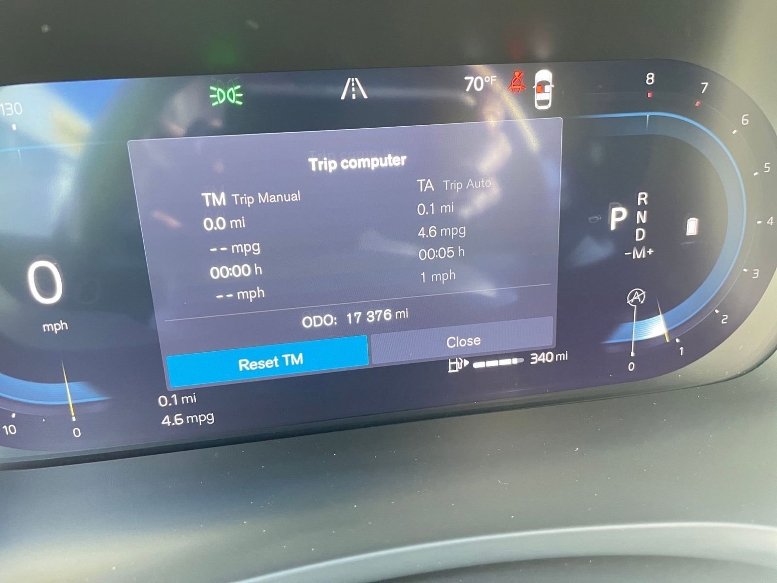 Used 2025 Volvo V60 B5 Cross Country Plus image 40