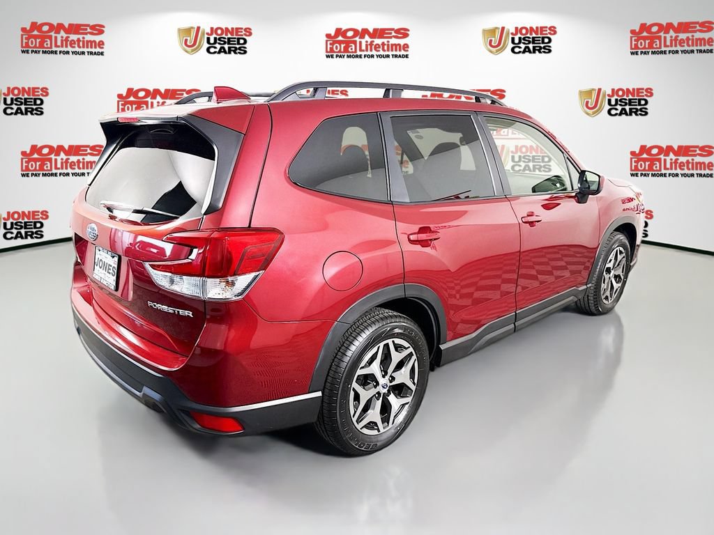 Certified 2022 Subaru Forester Premium AWD/4WD image 17