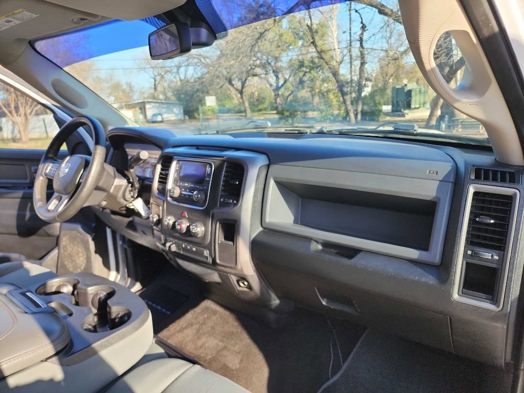 Used 2013 RAM 2500 Tradesman w/ Chrome Appearance Group image 28