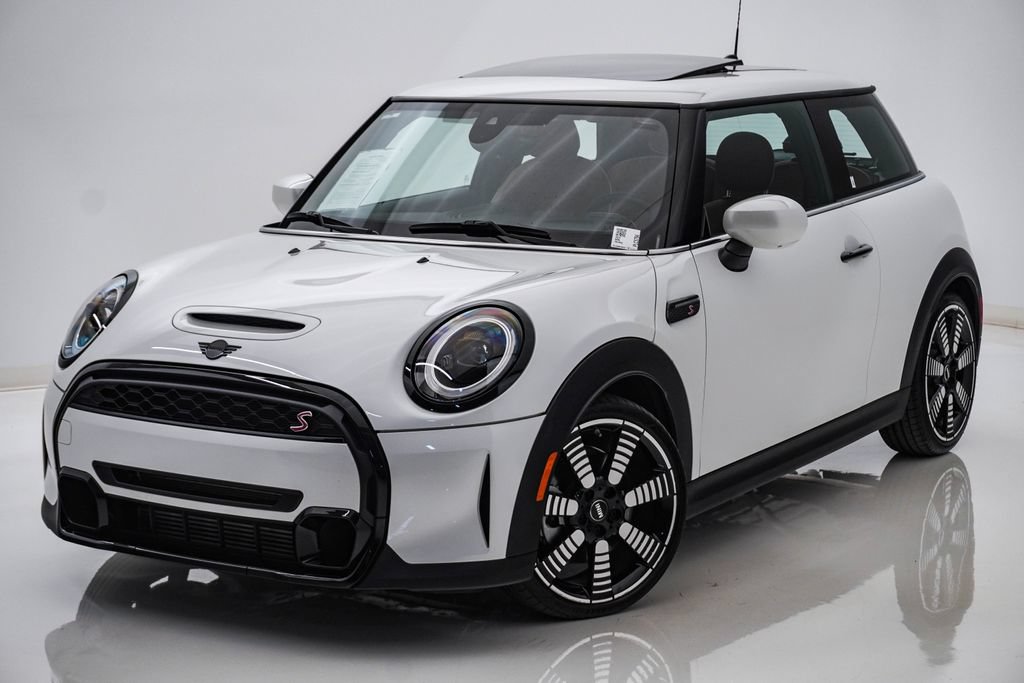 Used 2024 MINI Cooper S FWD image 3