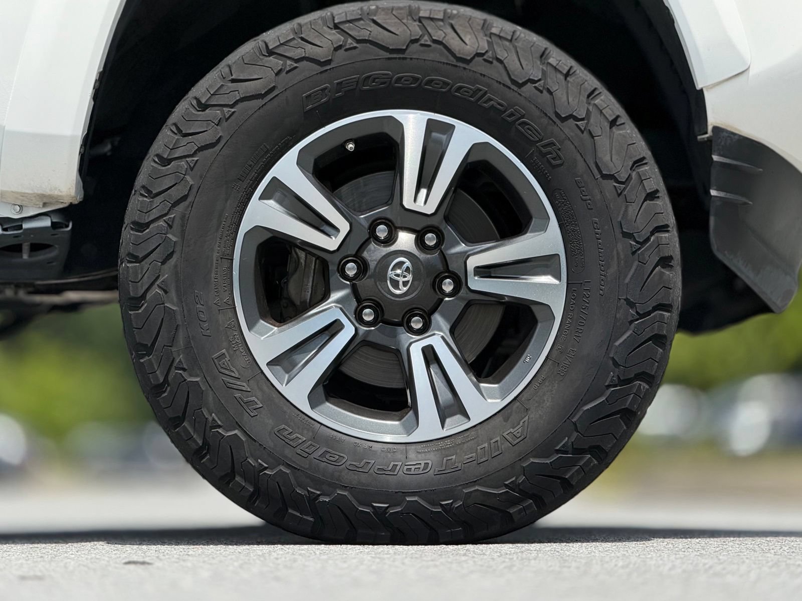 Used 2017 Toyota Tacoma TRD Sport w/ Premium & Technology Package RWD image 21