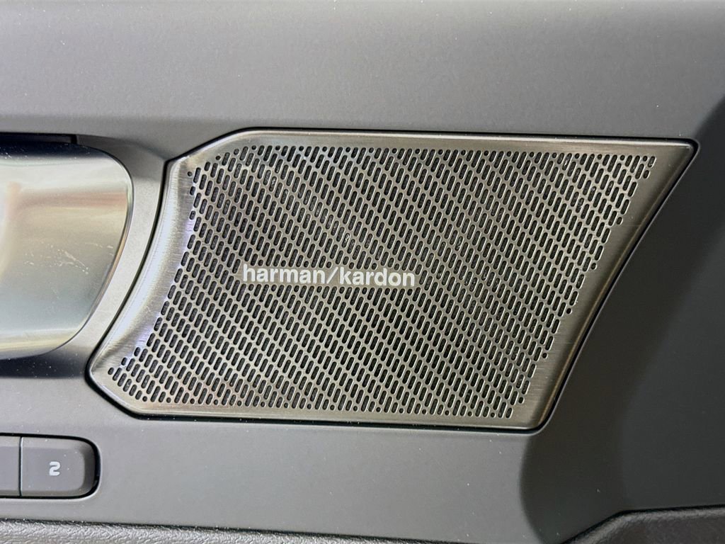 New 2026 Volvo XC40 B5 Ultra w/ Climate Package image 18
