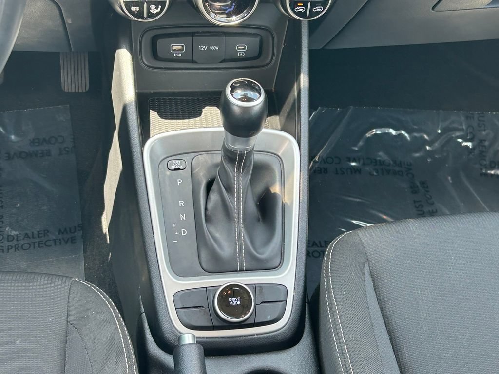 Used 2025 Hyundai Venue SEL FWD image 19