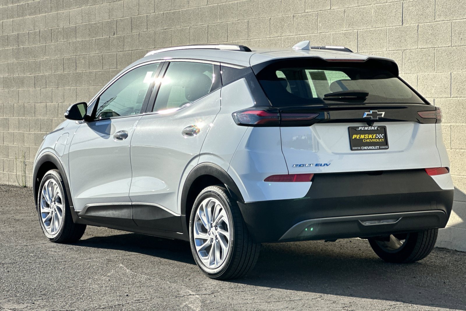 Used 2022 Chevrolet Bolt EUV LT image 6