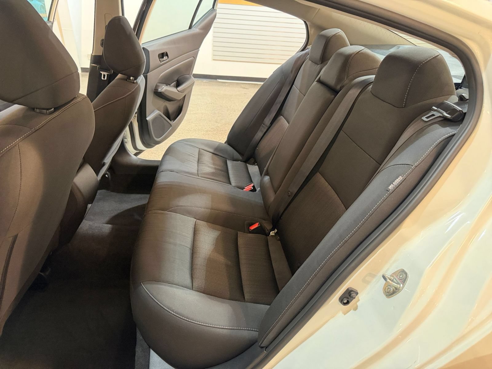 Used 2025 Nissan Altima 2.5 SV FWD image 37