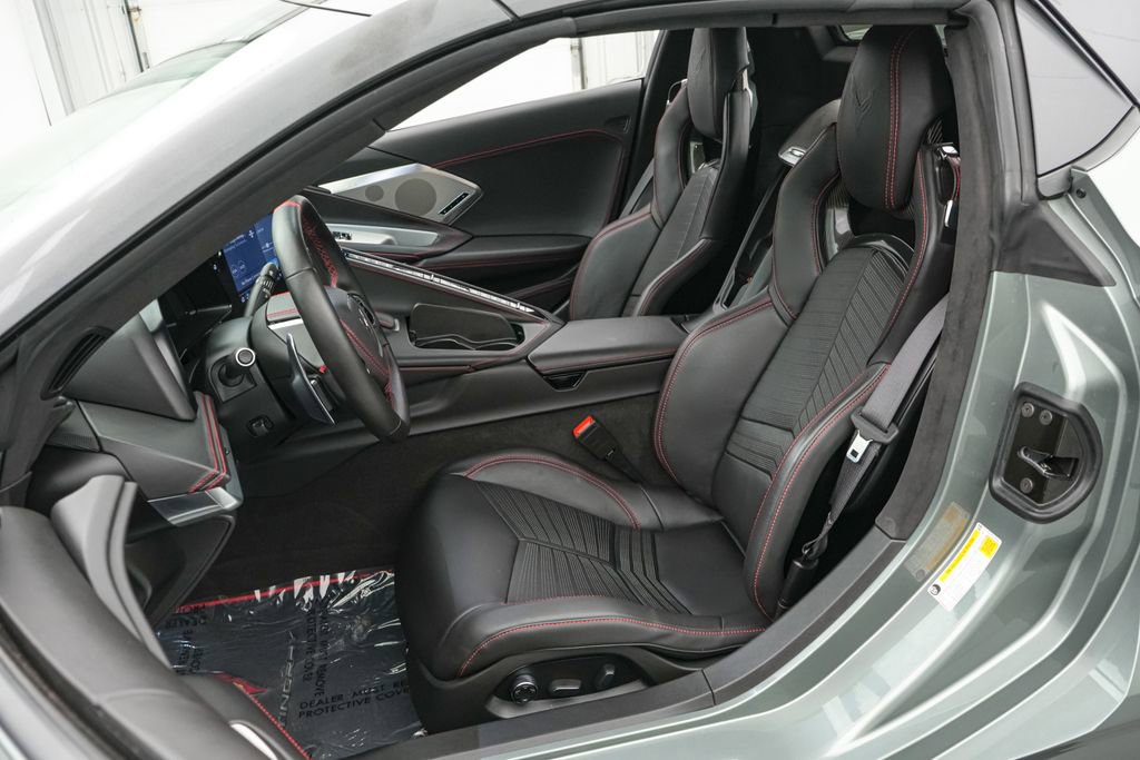 Used 2022 Chevrolet Corvette Stingray Premium Conv w/ Z51 Performance Package RWD image 24
