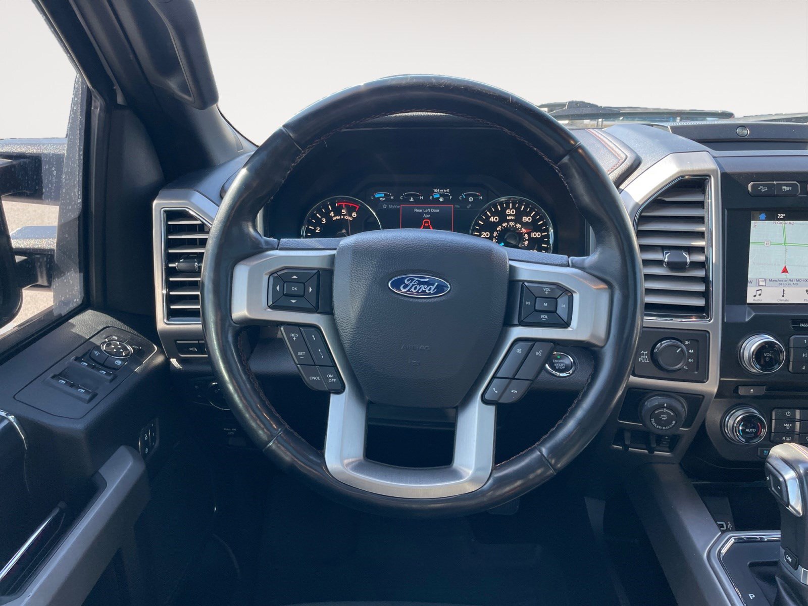 Used 2018 Ford F150 Platinum w/ Equipment Group 701A Luxury image 15