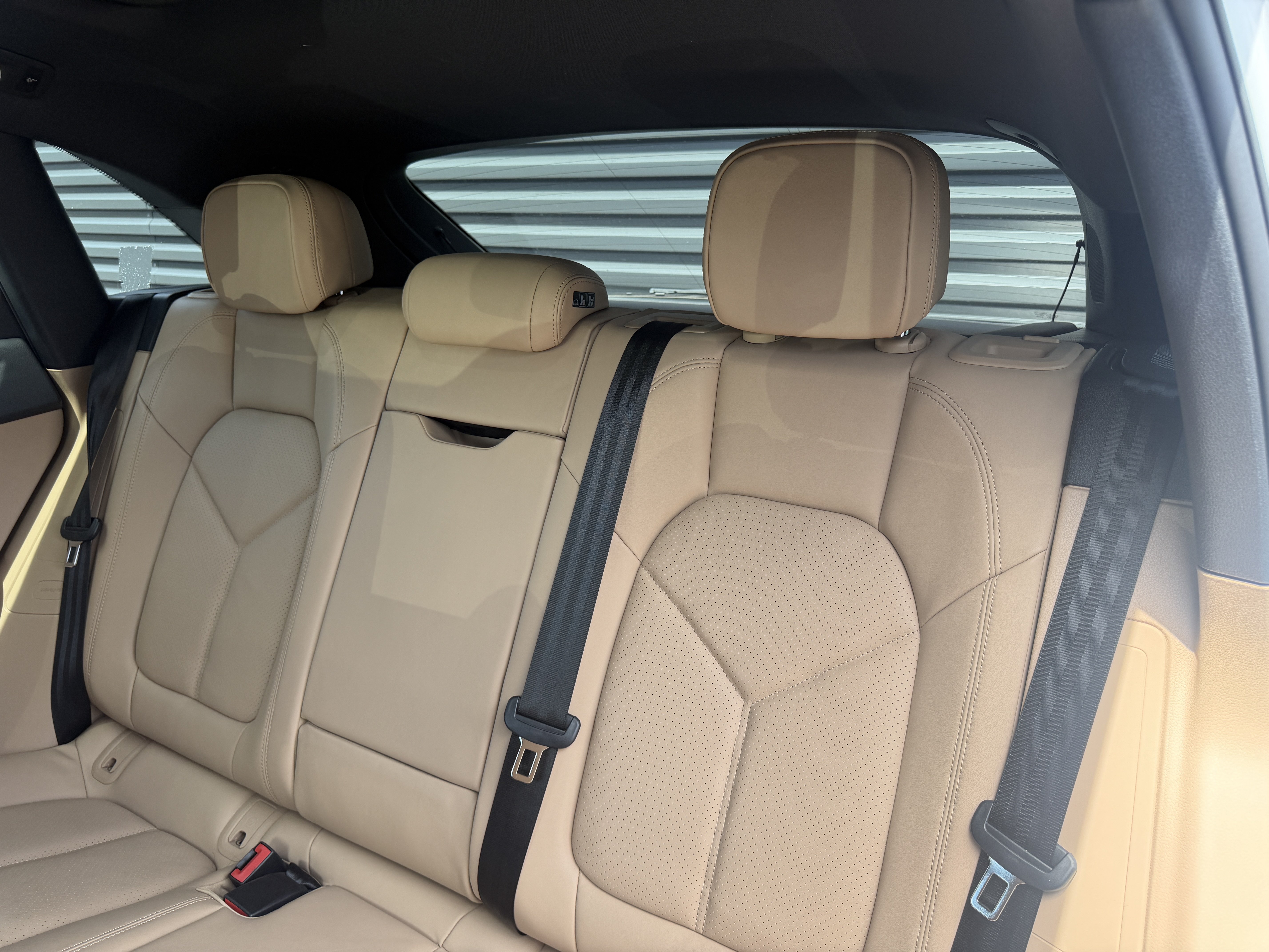 Certified 2024 Porsche Macan AWD/4WD image 14