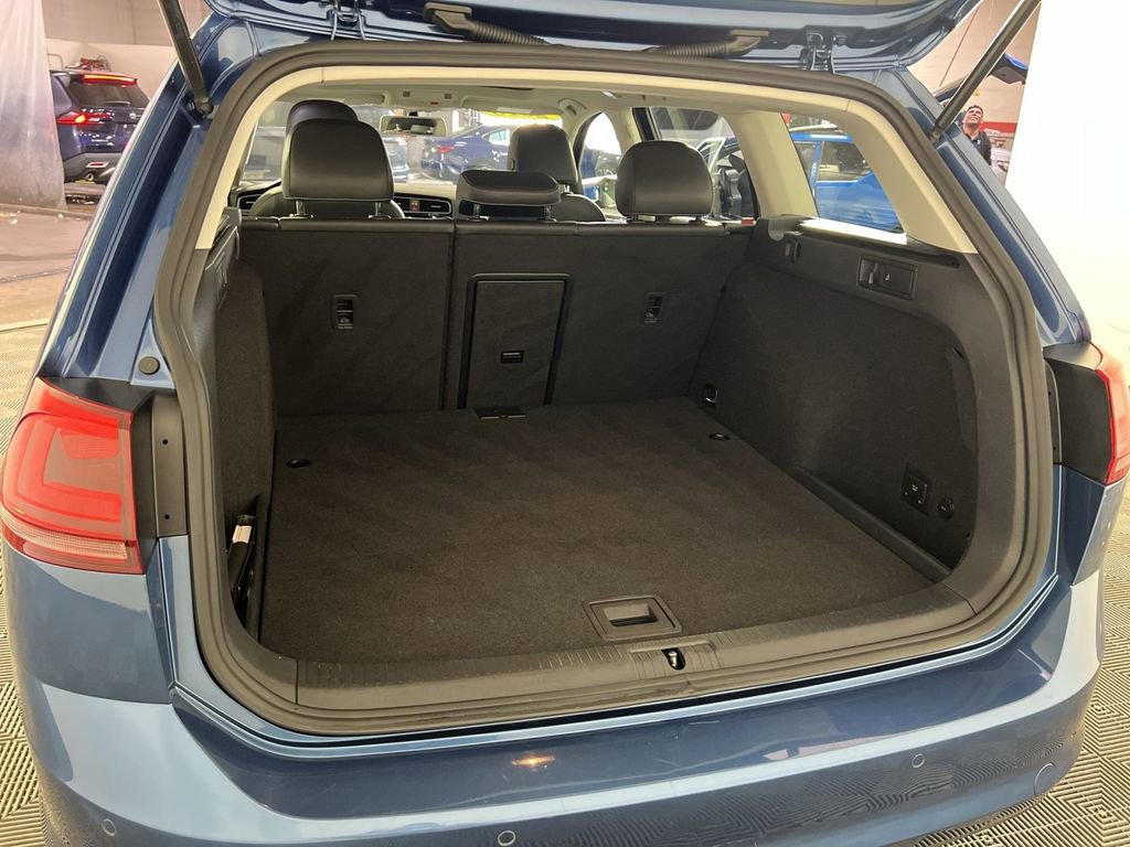 Used 2015 Volkswagen Golf TDI SEL image 26