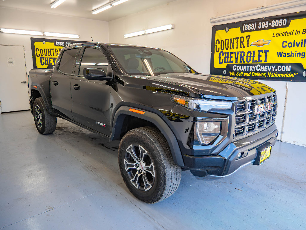 Used 2024 GMC Canyon AT4 image 2
