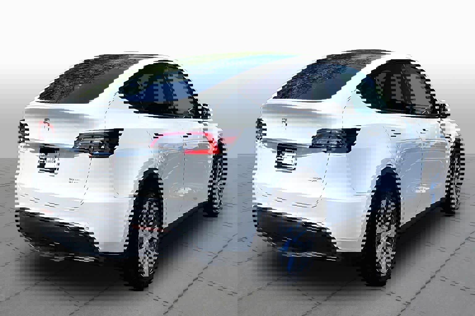 Used 2021 Tesla Model Y Long Range image 12