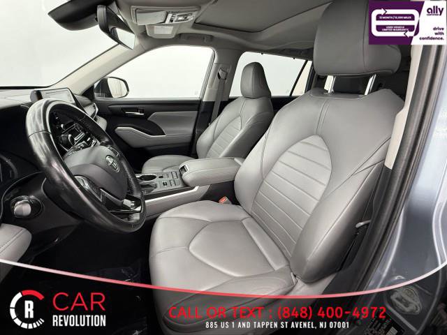 Used 2021 Toyota Highlander XLE image 17