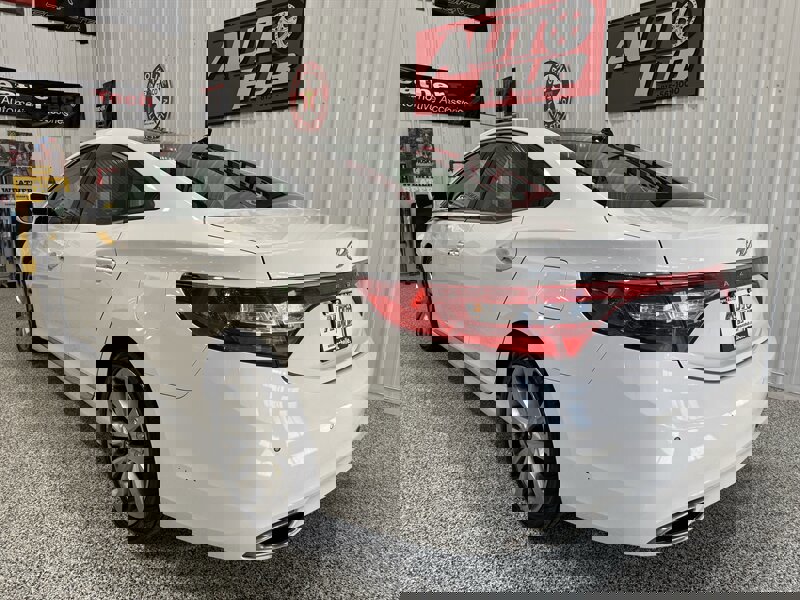 Used 2013 Hyundai Azera GLS w/ Technology Pkg image 19