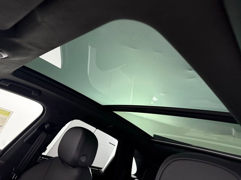 New 2025 Porsche Cayenne Turbo image 30