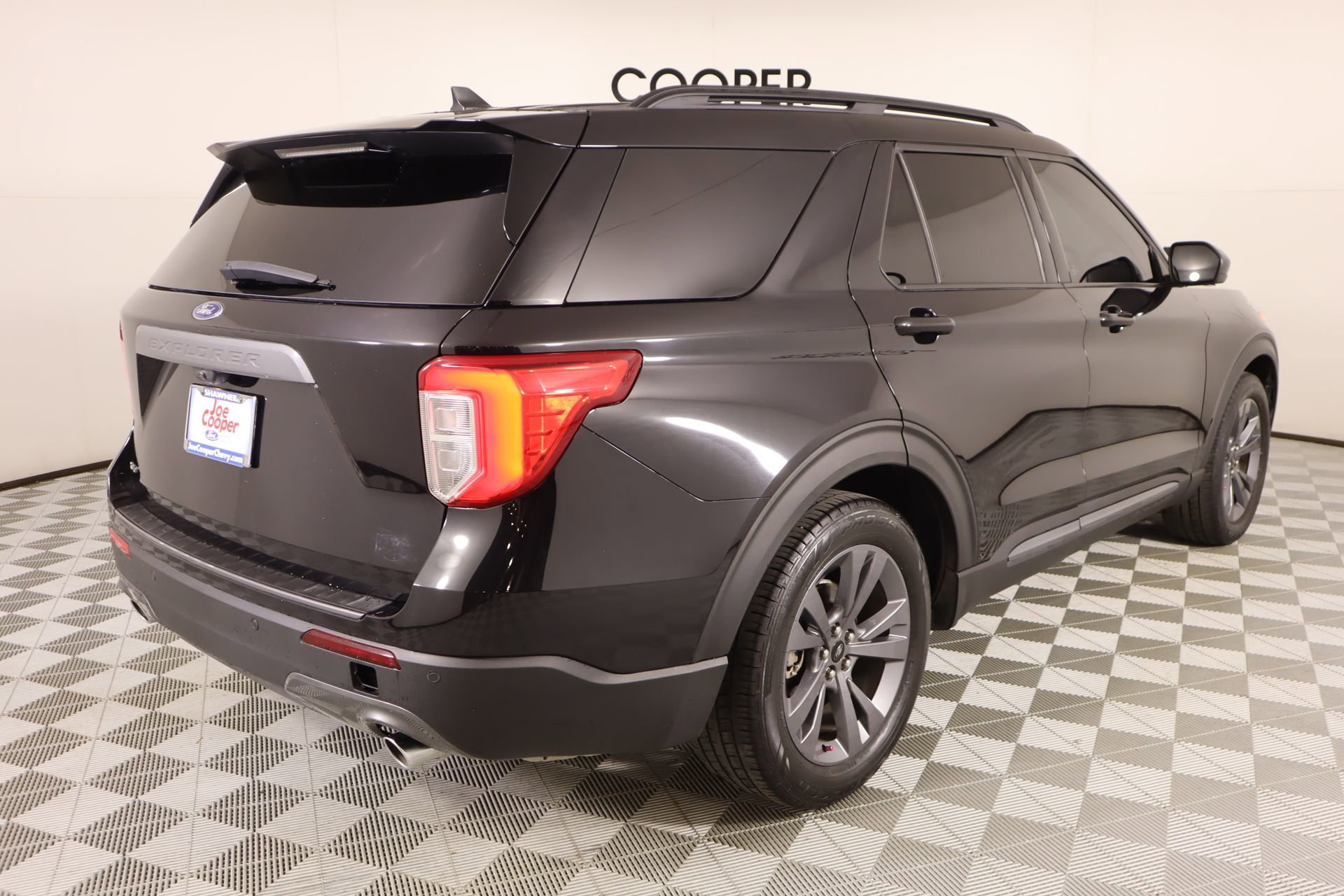 Used 2023 Ford Explorer XLT w/ Equipment Group 202A image 22