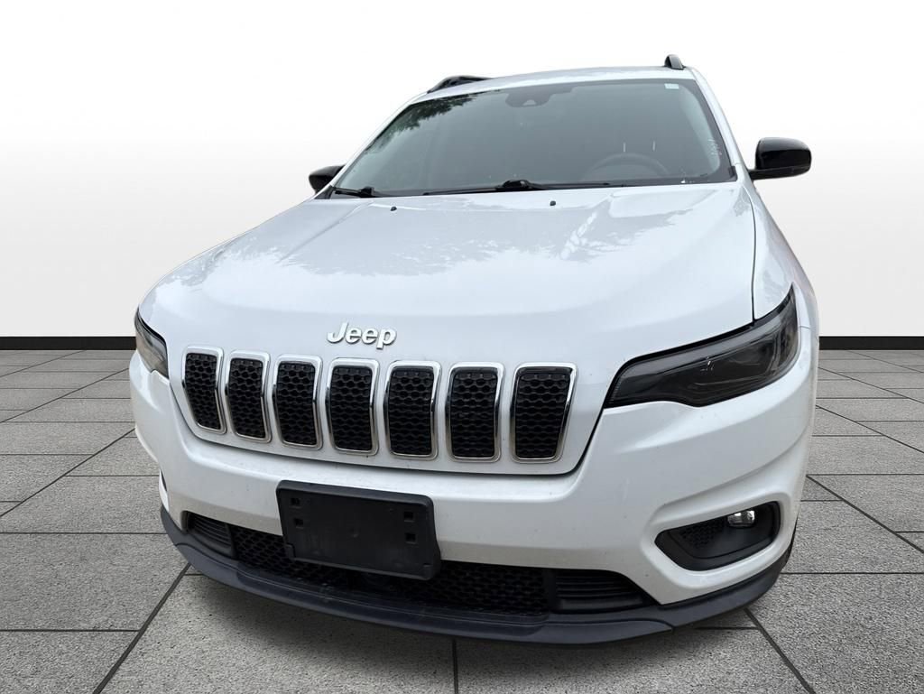 Used 2022 Jeep Cherokee Latitude Lux FWD image 2