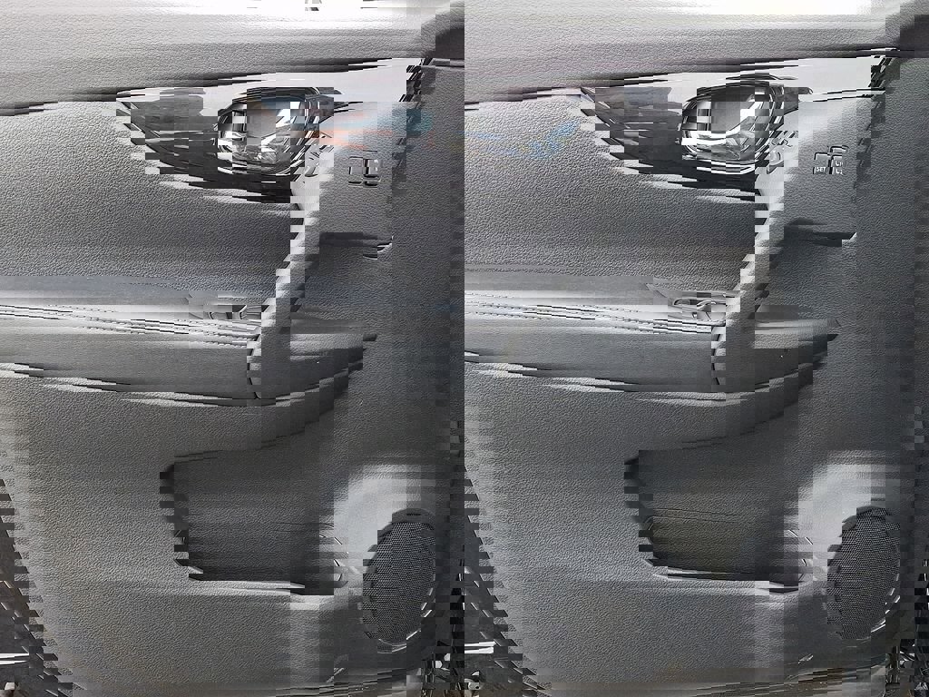 Used 2022 Nissan Rogue Sport SL w/ Premium Package image 13