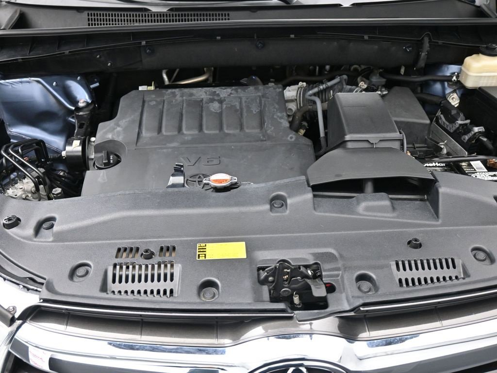 Used 2016 Toyota Highlander XLE image 19