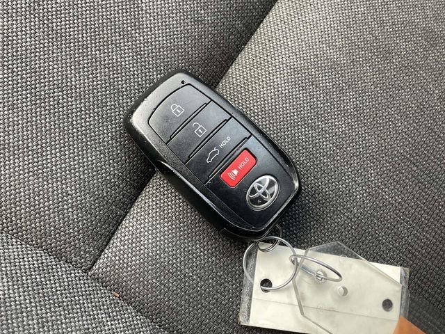 Used 2025 Toyota Camry LE image 31