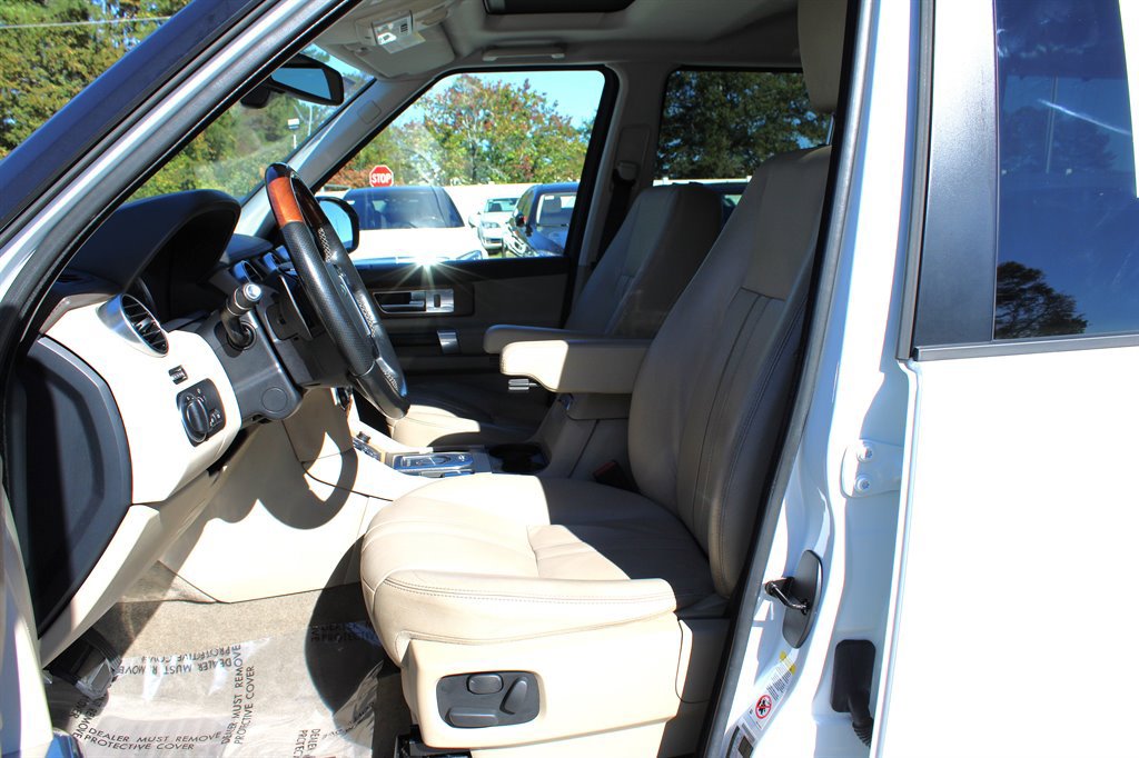 Used 2016 Land Rover LR4 HSE image 16