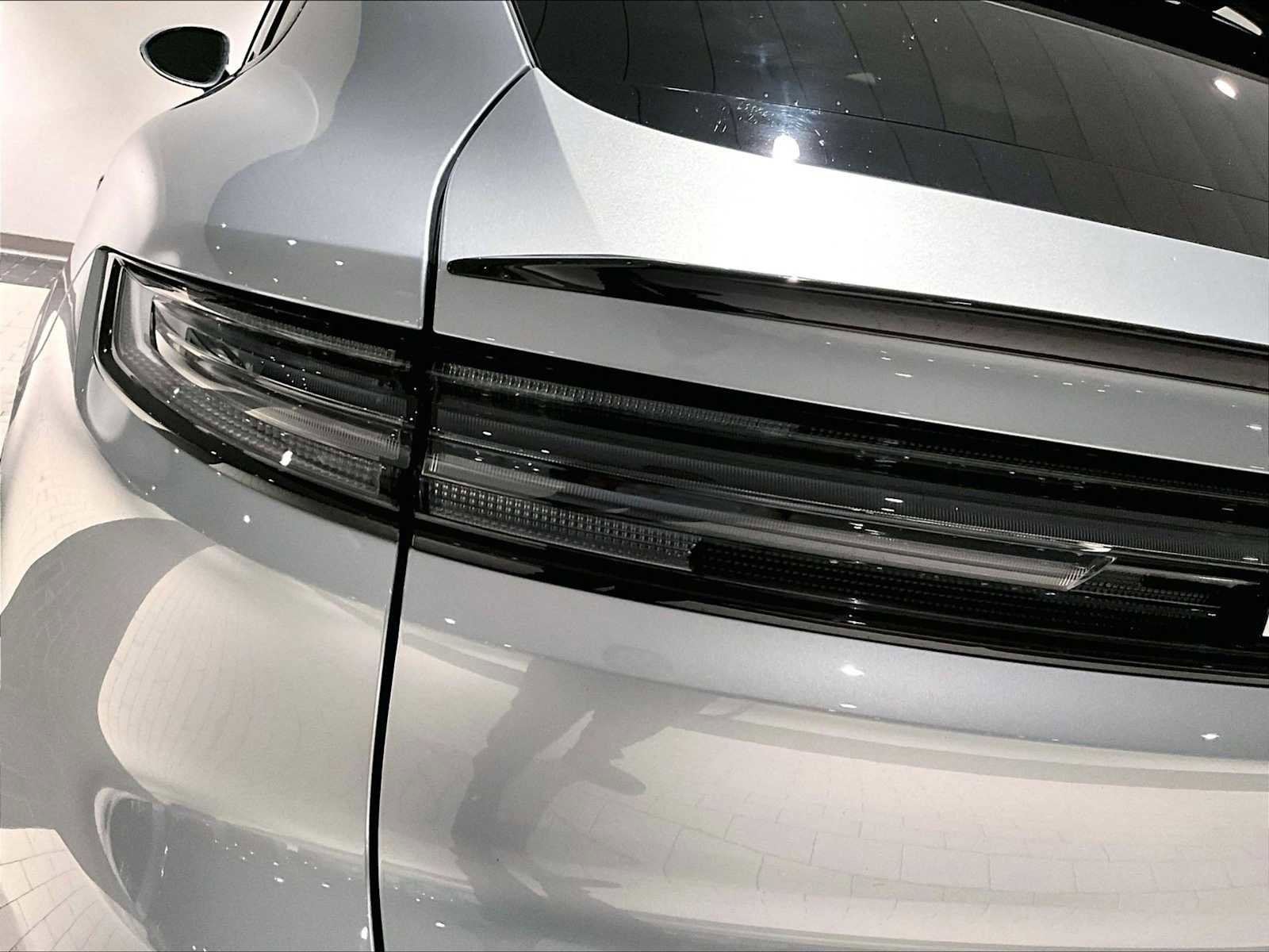 Used 2025 Porsche Cayenne S image 34