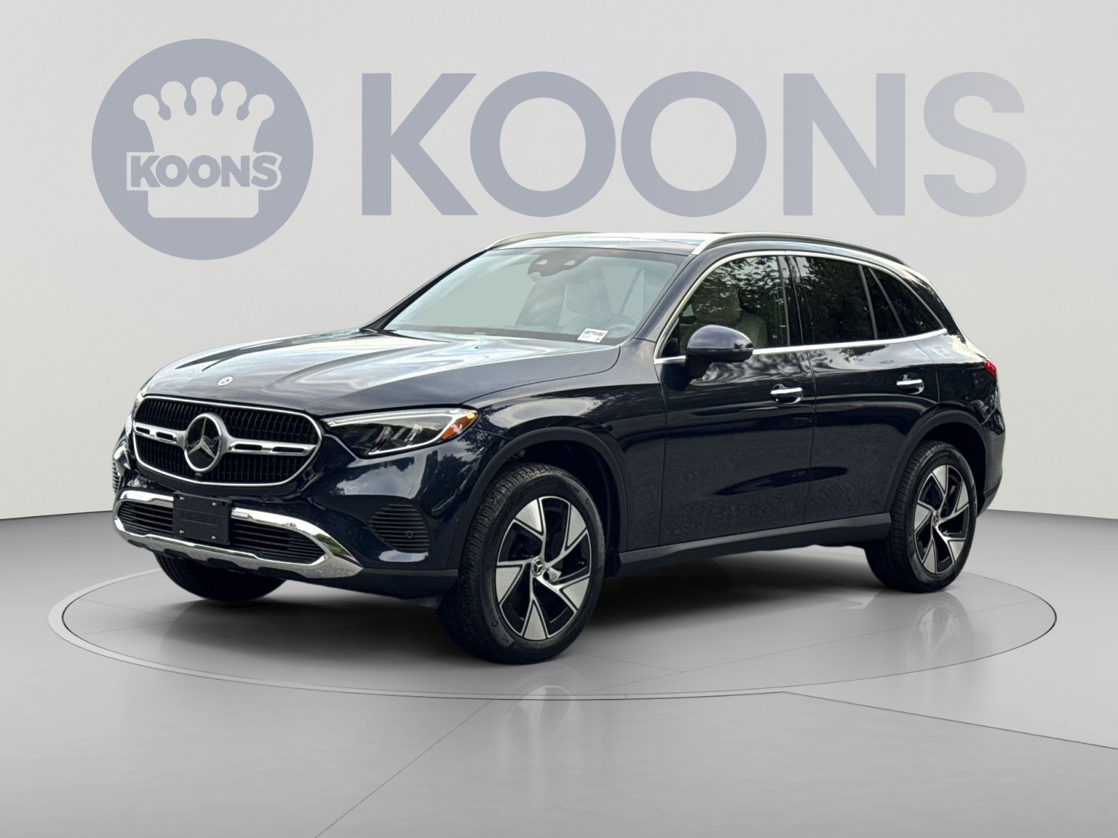 Used 2023 Mercedes-Benz GLC 300 4MATIC image 1