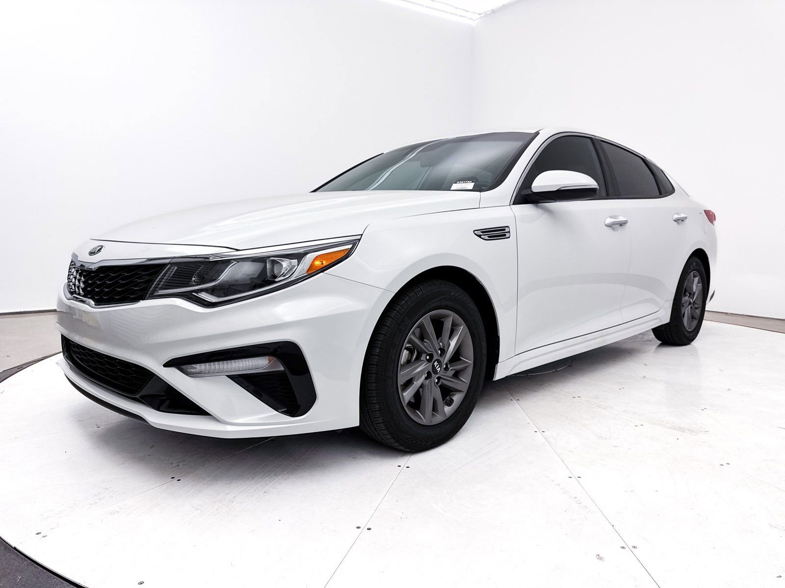 Used 2020 Kia Optima LX image 12