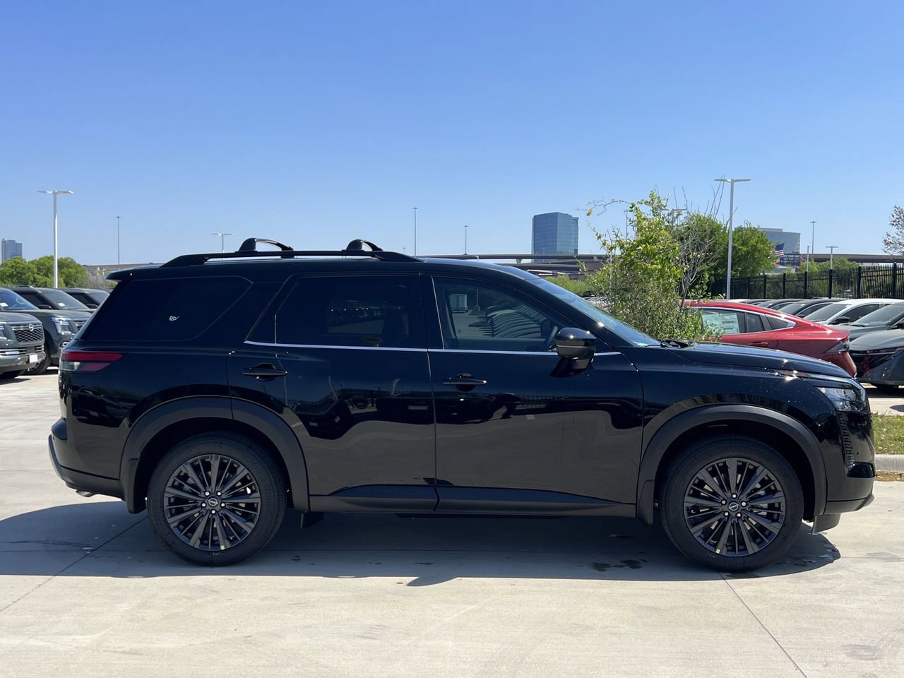 New 2026 Nissan Pathfinder SL w/ SL Premium Package (P04) FWD image 3