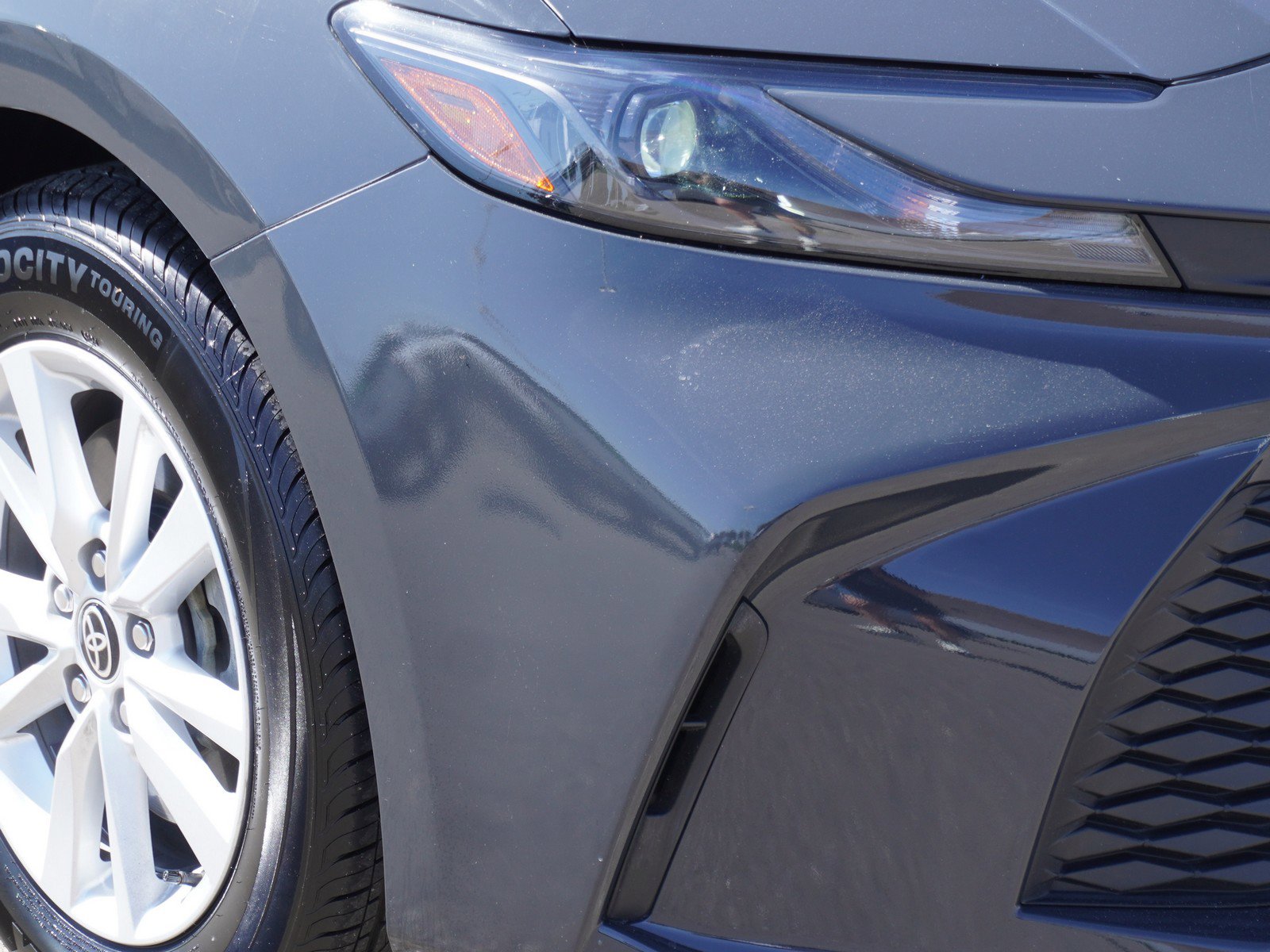 Used 2025 Toyota Camry LE FWD image 3
