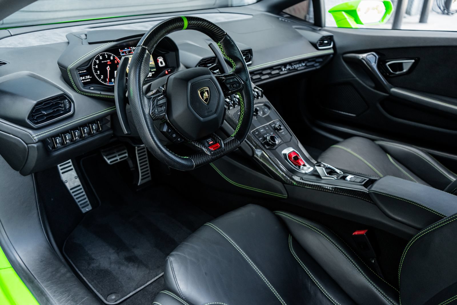Used 2015 Lamborghini Huracan LP 610-4 AWD/4WD image 5